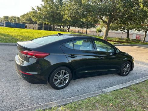 Used 2017 Hyundai Elantra SE FWD image 6