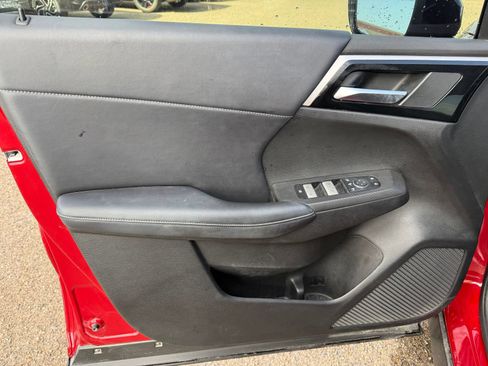 Used 2024 Mitsubishi Outlander SE FWD image 12