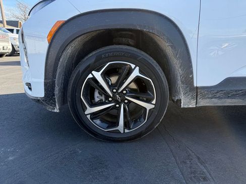 Used 2021 Chevrolet TrailBlazer RS w/ Sun and Liftgate Package image 9