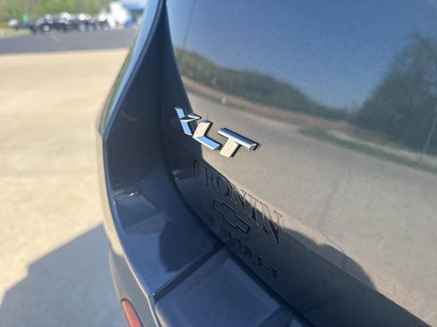 Used 2023 Ford Explorer XLT AWD/4WD image 9