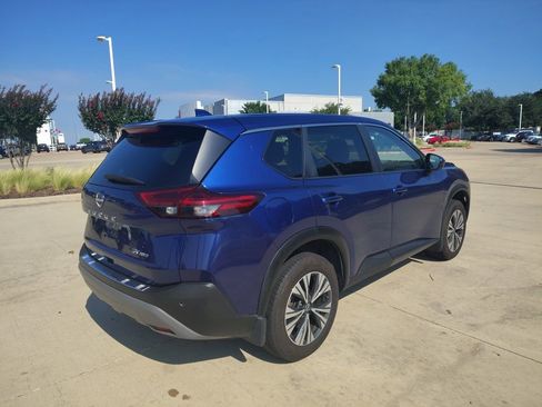 Used 2023 Nissan Rogue SV AWD/4WD image 5