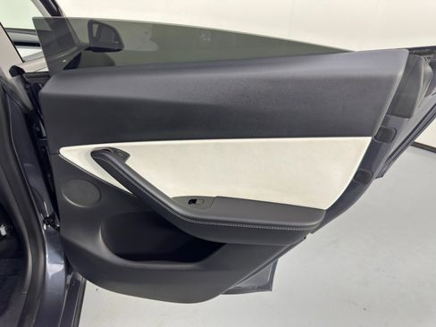 Used 2021 Tesla Model Y Performance image 46