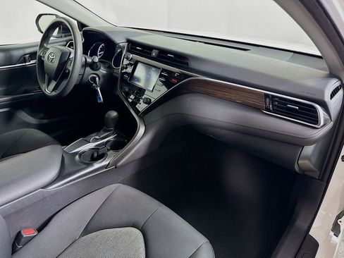Used 2018 Toyota Camry LE FWD image 26