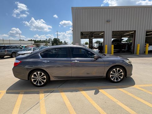 Used 2015 Honda Accord Sport image 9