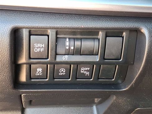 Used 2020 Subaru Crosstrek 2.0i Limited w/ Moonroof Package w/Navigation image 26