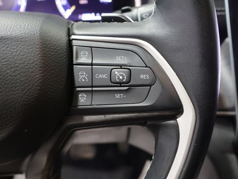 Used 2022 Jeep Grand Cherokee L Limited AWD/4WD image 38