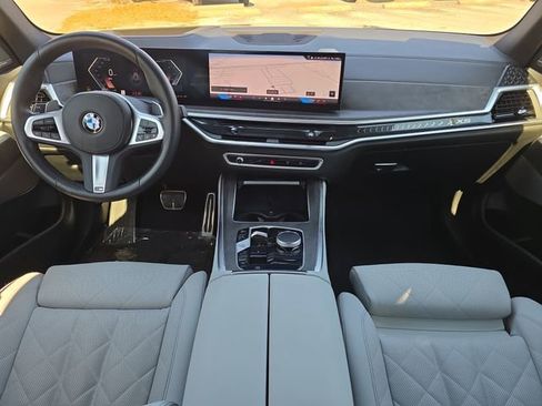 Used 2025 BMW X5 xDrive40i image 9