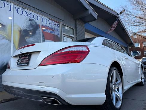 Used 2016 Mercedes-Benz SL 550 w/ Driver Assistance Package image 3