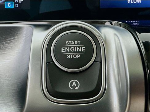 Used 2026 Mercedes-Benz GLB 250 4MATIC image 16