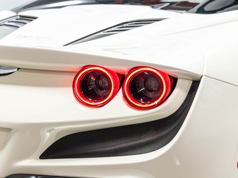 Used 2021 Ferrari F8 Tributo RWD image 61