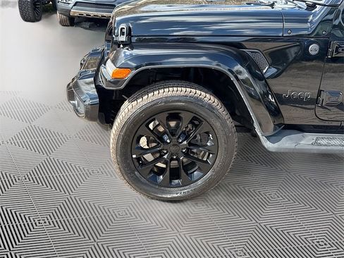 Used 2021 Jeep Gladiator Overland image 35