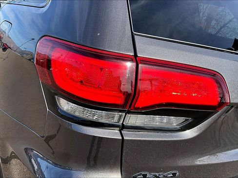 Used 2021 Jeep Grand Cherokee Laredo X image 33