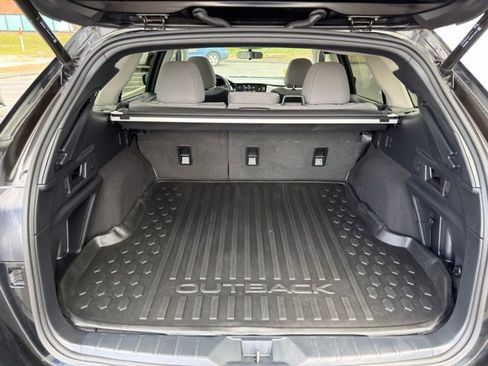 Used 2024 Subaru Outback Premium AWD/4WD image 21