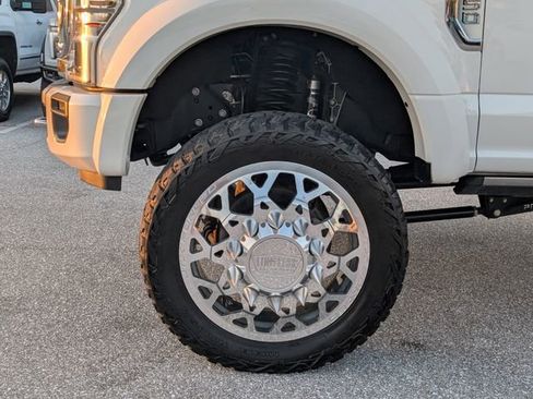 Used 2022 Ford F450 Platinum image 4