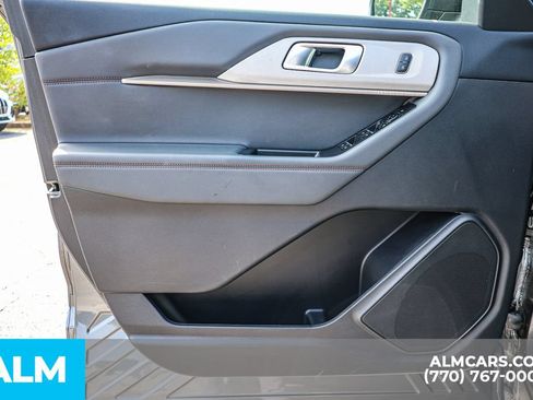 Used 2025 Ford Explorer Active RWD image 47
