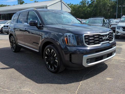 Certified 2025 Kia Telluride SX w/ SX Captain's Chair Package FWD image 3