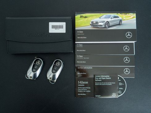 Used 2025 Mercedes-Benz S 580e 4MATIC Sedan image 21