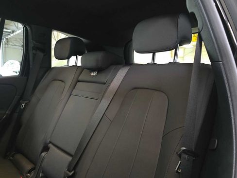 Used 2026 Mercedes-Benz GLB 250 4MATIC image 17