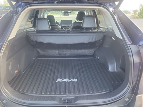 Used 2023 Toyota RAV4 XLE Premium AWD/4WD image 8