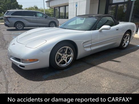 Used 2003 Chevrolet Corvette Convertible w/ Preferred Equipment Group1 RWD image 2