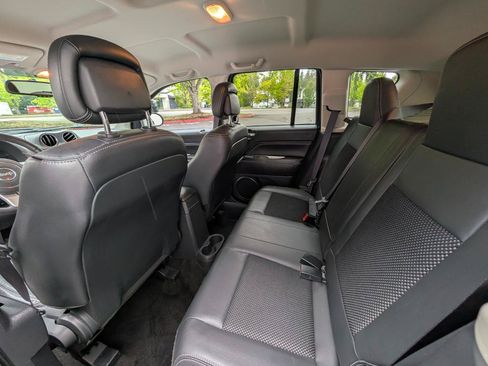 Used 2016 Jeep Compass Latitude AWD/4WD image 8