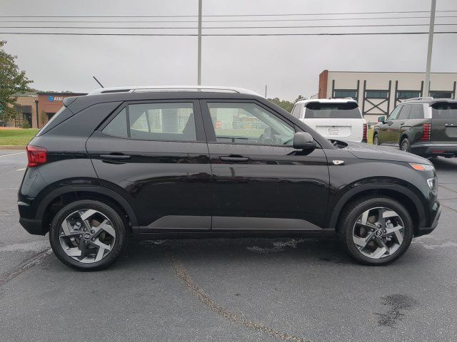 Used 2026 Hyundai Venue SEL FWD image 3