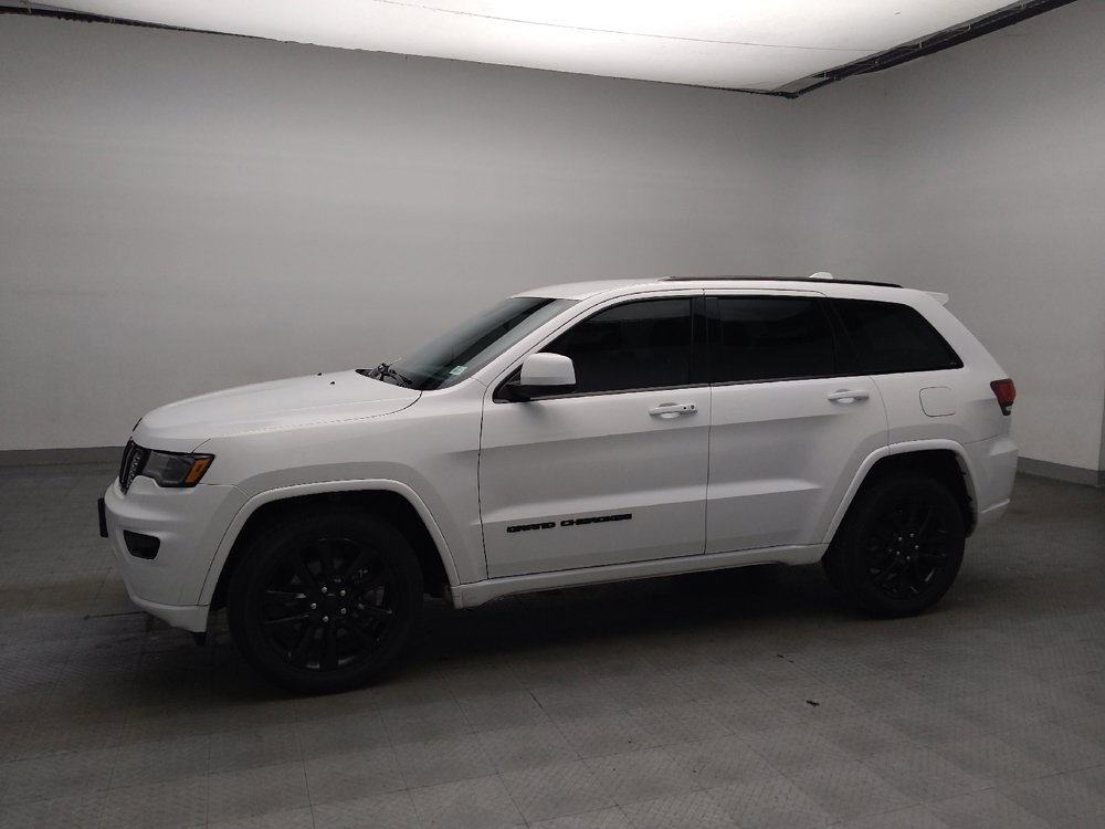 Used 2021 Jeep Grand Cherokee Laredo X AWD/4WD image 2