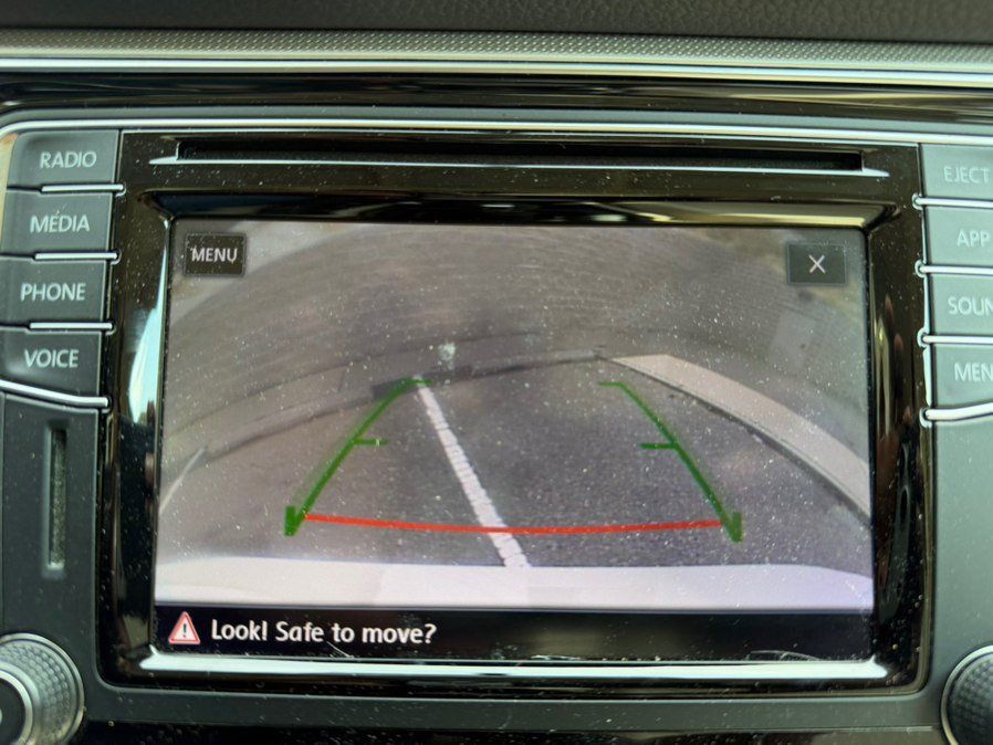 Used 2018 Volkswagen Passat 2.0T R-Line FWD image 29