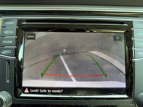 Used 2018 Volkswagen Passat 2.0T R-Line FWD image 29