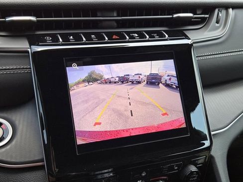 New 2025 Jeep Grand Cherokee L Altitude image 10