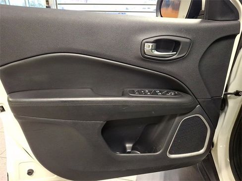 Used 2020 Jeep Compass Latitude image 14