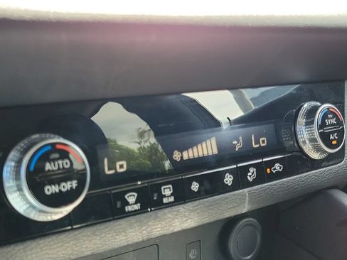 Used 2024 Mitsubishi Outlander SE FWD image 32