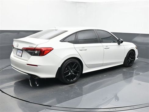 Used 2023 Honda Civic Sport image 5