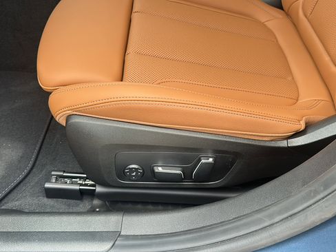 New 2025 BMW 330i Sedan w/ Premium Package image 12