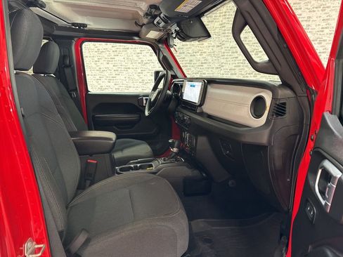 Used 2024 Jeep Gladiator Sport image 11