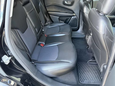 Used 2019 Jeep Compass Latitude w/ Popular Equipment Group image 18