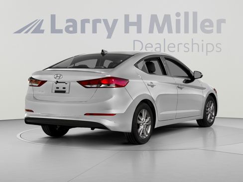 Used 2018 Hyundai Elantra SEL FWD image 2