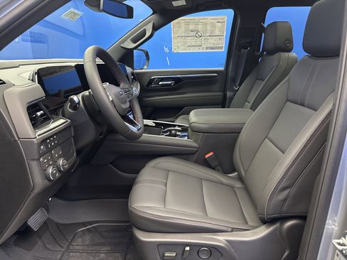 New 2026 Chevrolet Suburban RST w/ Comfort Package AWD/4WD image 12
