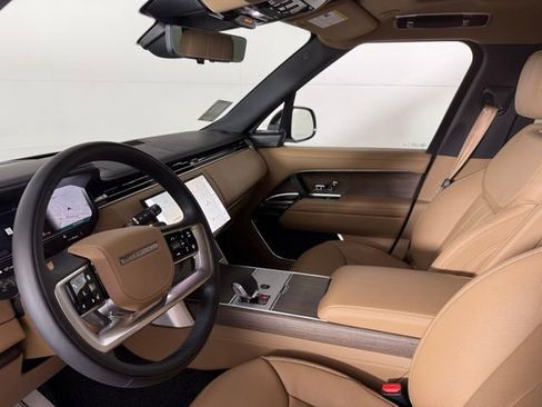 New 2026 Land Rover Range Rover SE image 16