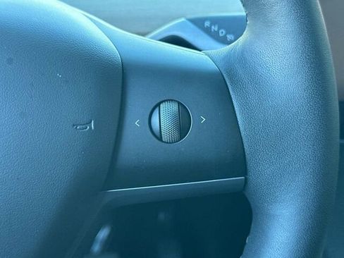 Used 2024 Tesla Model Y Long Range image 30