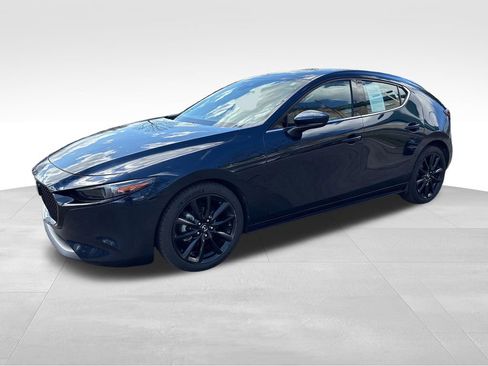 Used 2019 MAZDA MAZDA3 Hatchback w/ Premium Package image 3