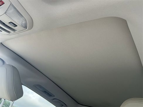 Used 2019 Subaru Ascent Limited image 3
