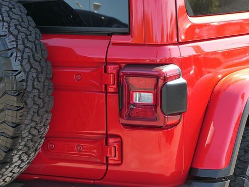 Used 2021 Jeep Wrangler Unlimited Rubicon AWD/4WD image 4