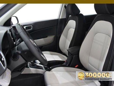 New 2025 Hyundai Venue SEL image 33