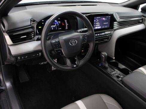 Used 2026 Toyota Camry SE w/ Convenience Package FWD image 13