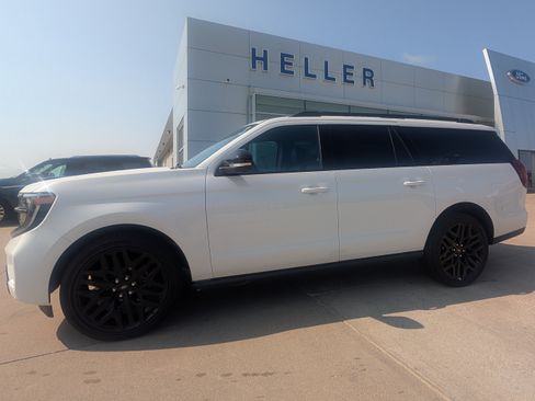 Used 2026 Ford Expedition Max Platinum w/ Stealth Performance Package AWD/4WD image 3