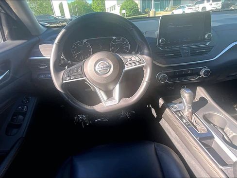 Used 2022 Nissan Altima 2.5 SR FWD image 6