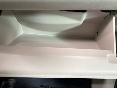 Used 2024 Chrysler Pacifica Touring-L image 35