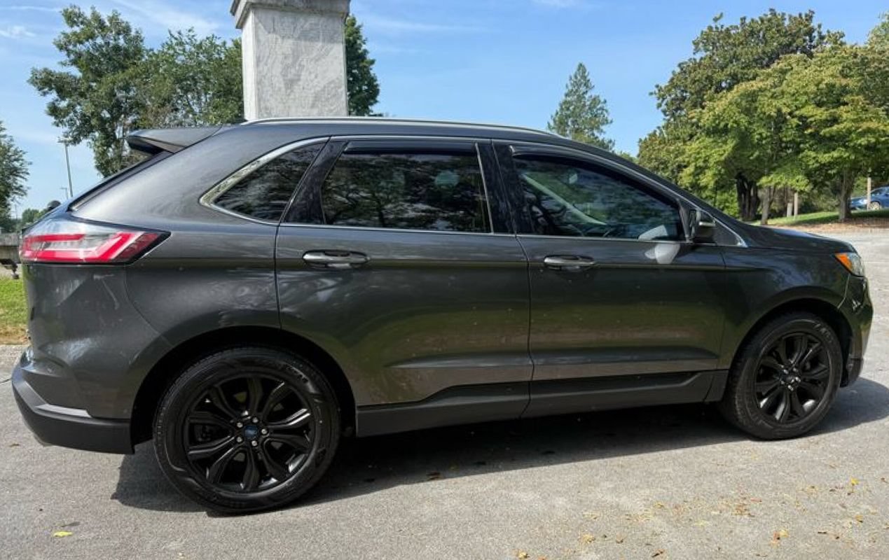Used 2020 Ford Edge Titanium FWD image 6
