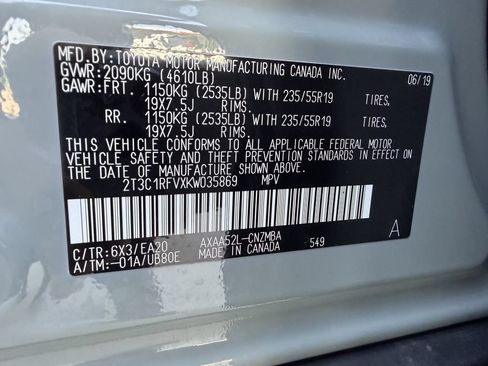 Used 2019 Toyota RAV4 XLE Premium FWD image 31